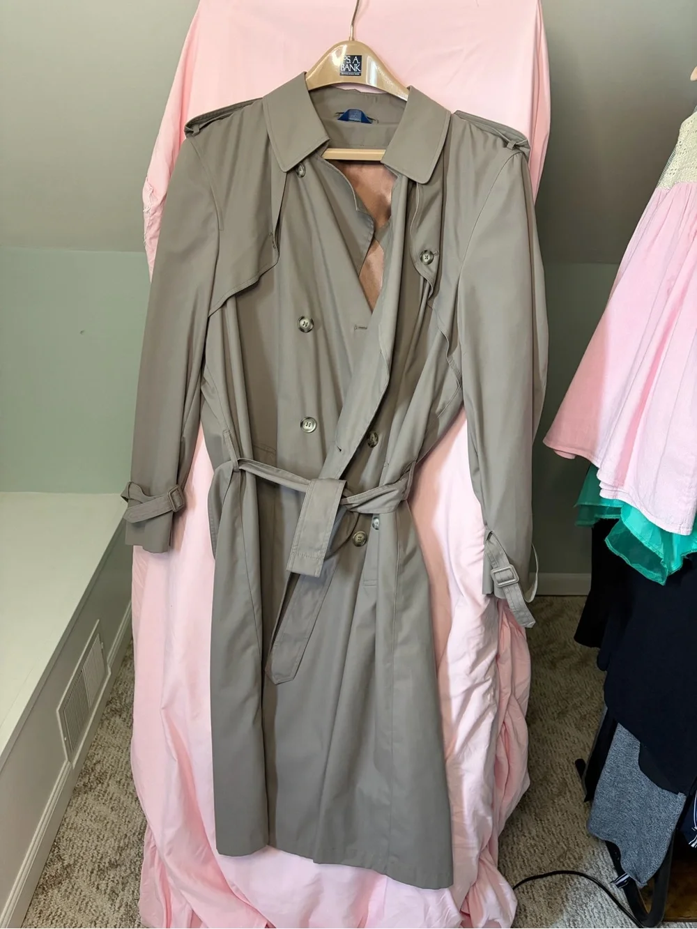 Vintage London fog Men’s Trench Coat Size 42